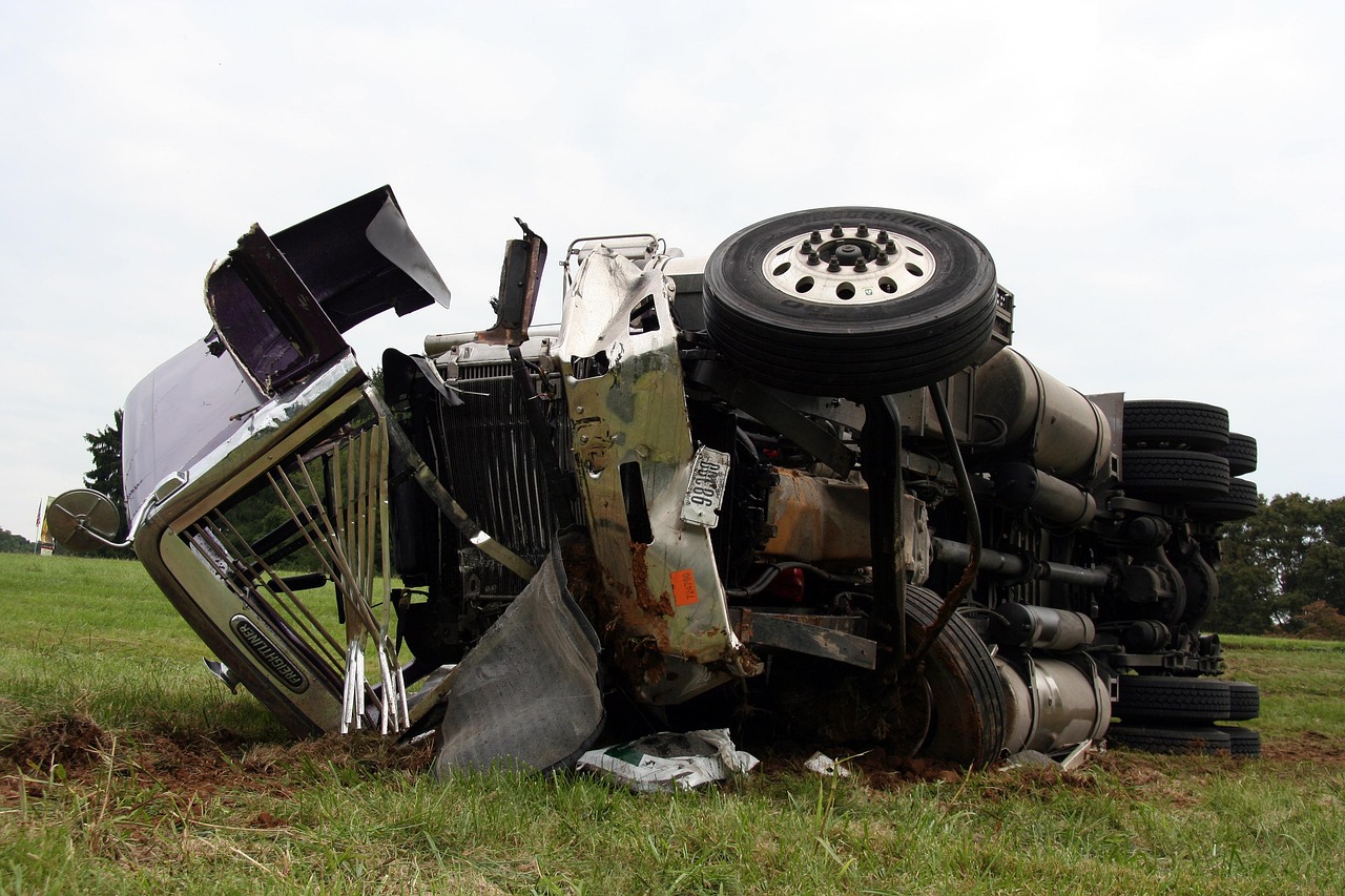 Semi Truck Wreck Attorney | Trusted Legal Experts